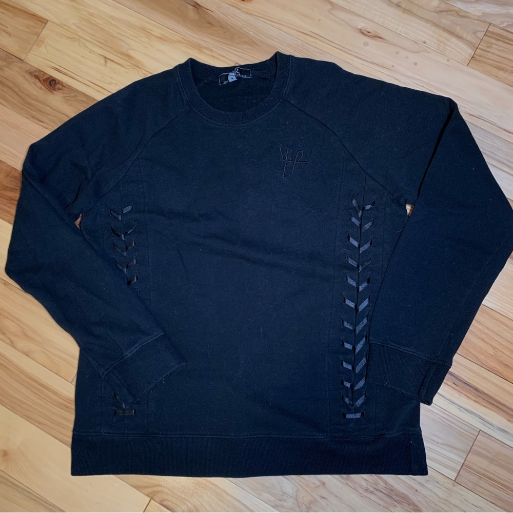⭐️Vaca Soon Sale⭐️ Y&R Black Friday Sweatshirt